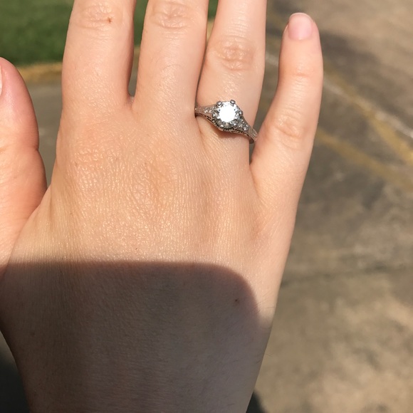 STUNNING 0.95 ct vintage engagement ring! 💍 - Picture 3 of 8